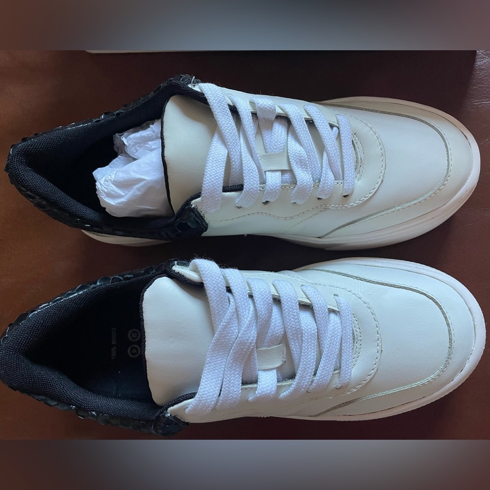 BNWT! SCHUTZ, OLIYAH, MULTIMATERIAL
NAPPA SNEAKERS, BRIGHT SNAKE, WHITE/BLACK 🖤🤍 - Picture 9 of 16